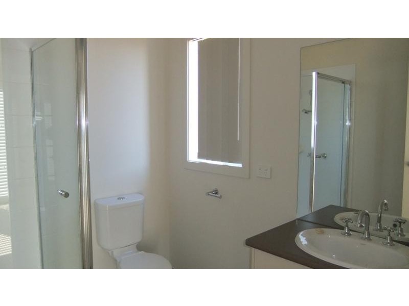 8 Emma Ct, Sunbury VIC 3429