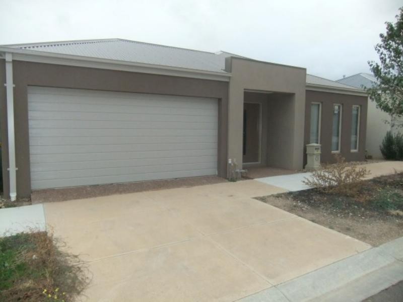 37 Daymar Cct, Craigieburn VIC 3064