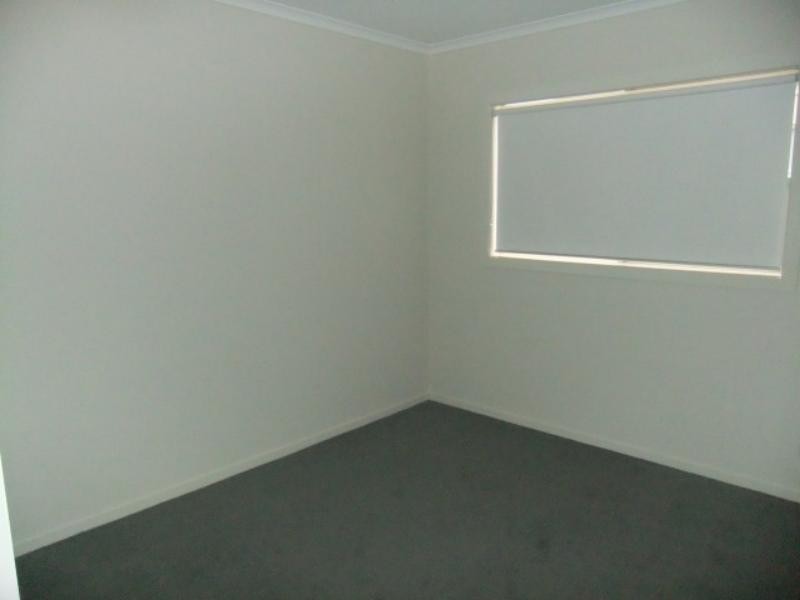 37 Daymar Cct, Craigieburn VIC 3064