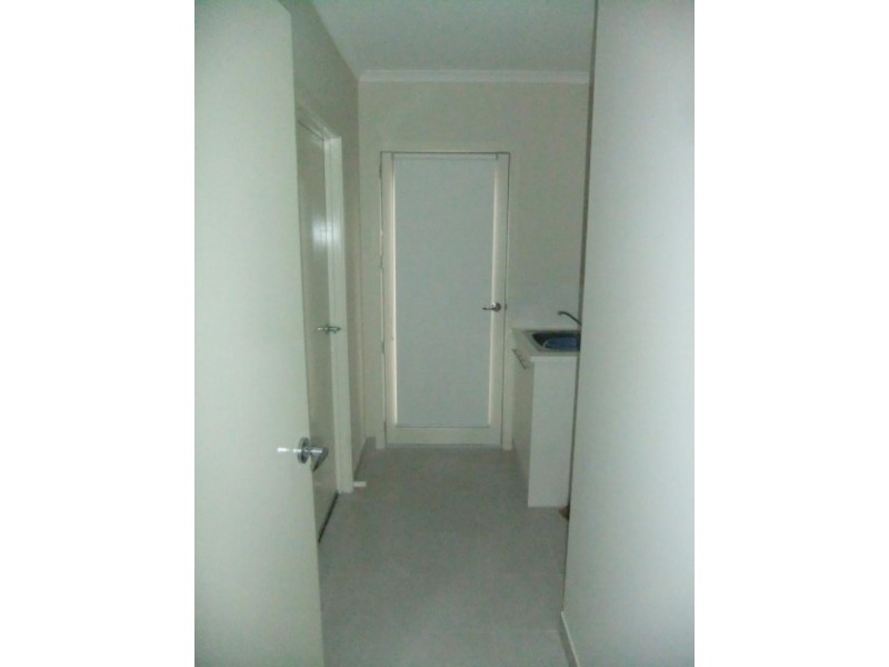 37 Daymar Cct, Craigieburn VIC 3064