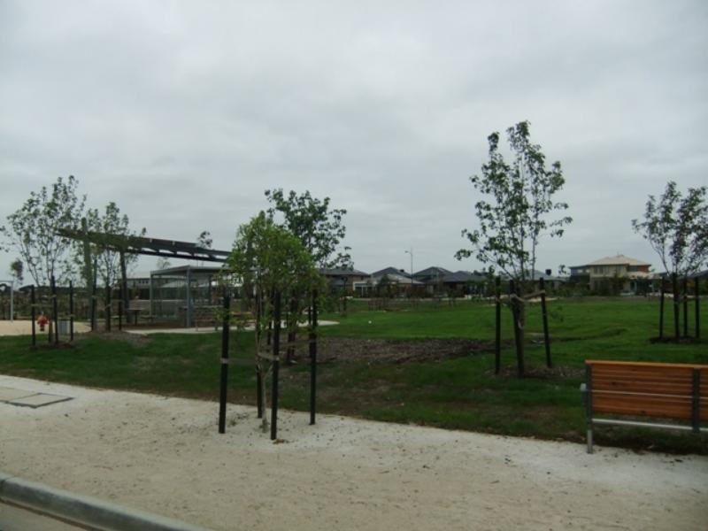 13 Edge View, Point Cook VIC 3030