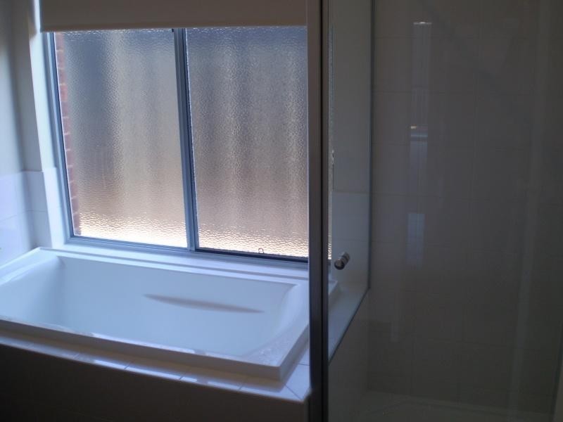 2 Penhurst Pl, Deer Park VIC 3023