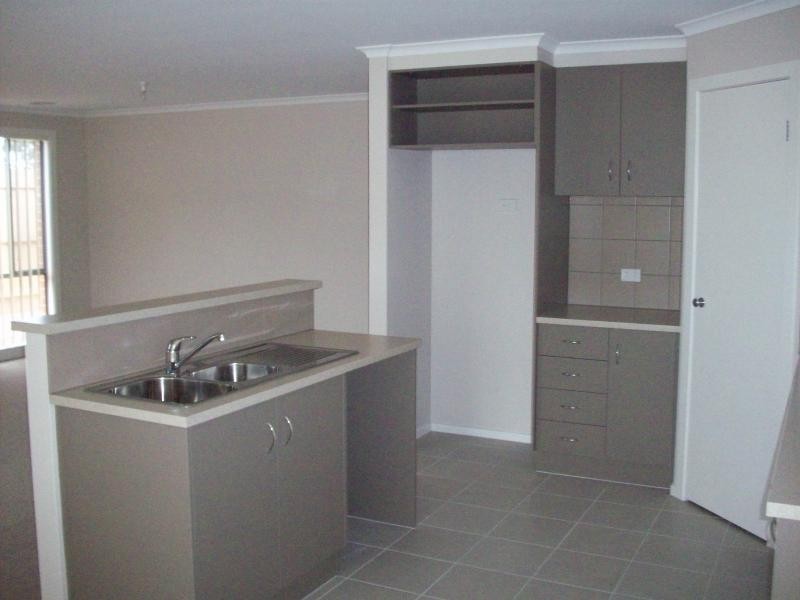 270 The Lakes Bvd, South Morang VIC 3752
