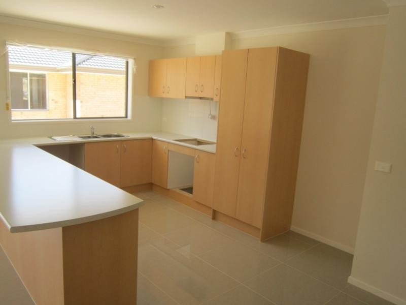 144 Phillip Dr, Sunbury VIC 3429