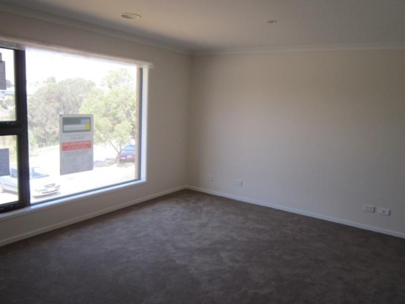 4 Hadlow Ct, Sunbury VIC 3429