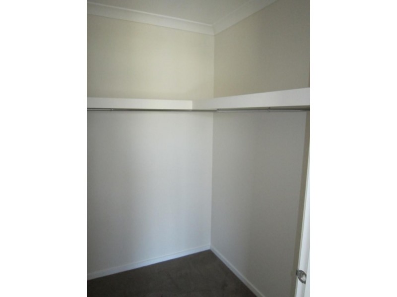 4 Hadlow Ct, Sunbury VIC 3429