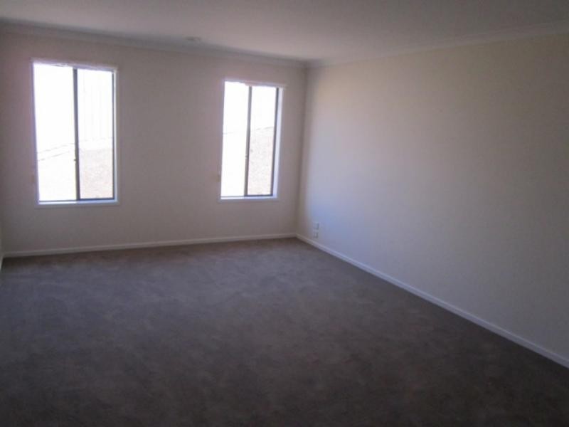 4 Hadlow Ct, Sunbury VIC 3429
