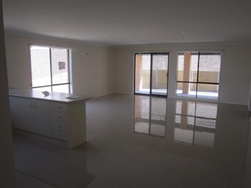 4 Hadlow Ct, Sunbury VIC 3429