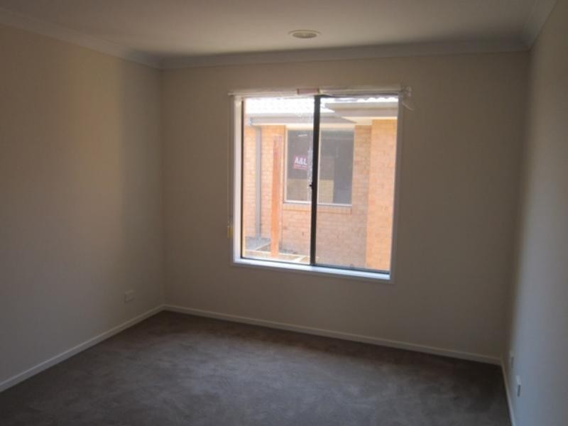 4 Hadlow Ct, Sunbury VIC 3429