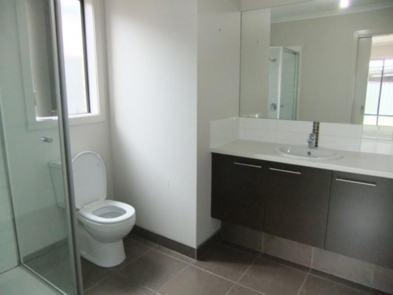 10 Tiverton Park Way, Derrimut VIC 3030