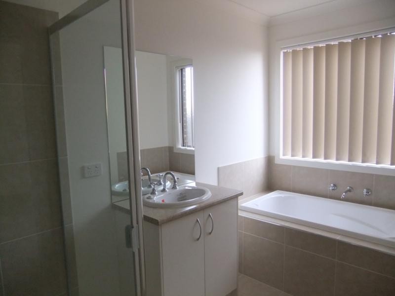 6 Waddywood  Ct, Truganina VIC 3029