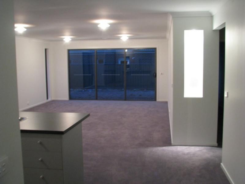 54 Pioneer Dr, Deer Park VIC 3023