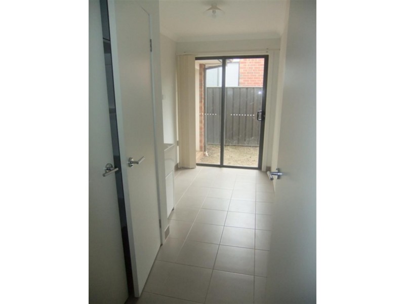 54 Pioneer Dr, Deer Park VIC 3023