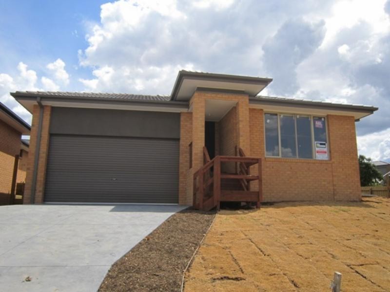2  Hadlow Ct, Sunbury VIC 3429