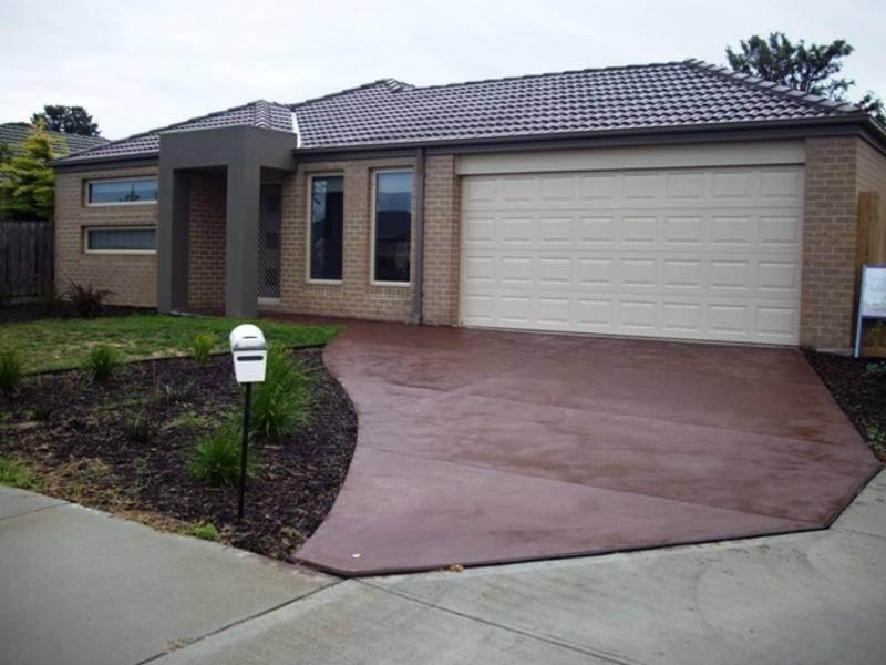 11 Hayes Ct, Pakenham VIC 3810