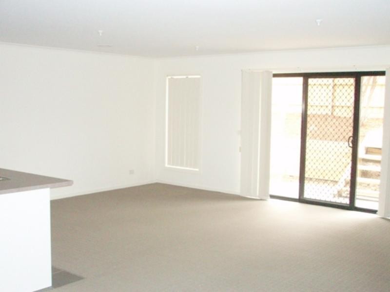 224 The Lakes Bvd, South Morang VIC 3752
