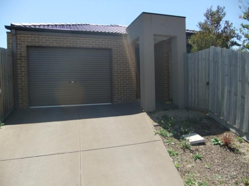 224 The Lakes Bvd, South Morang VIC 3752
