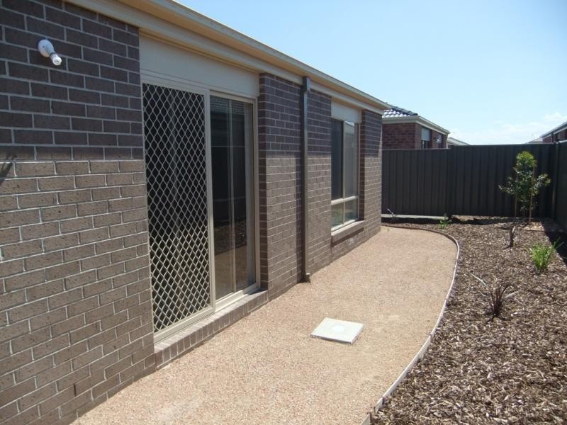 28 Brigalow Dr, Truganina VIC 3029