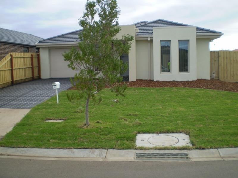 9 Harrow Pl, Truganina VIC 3029