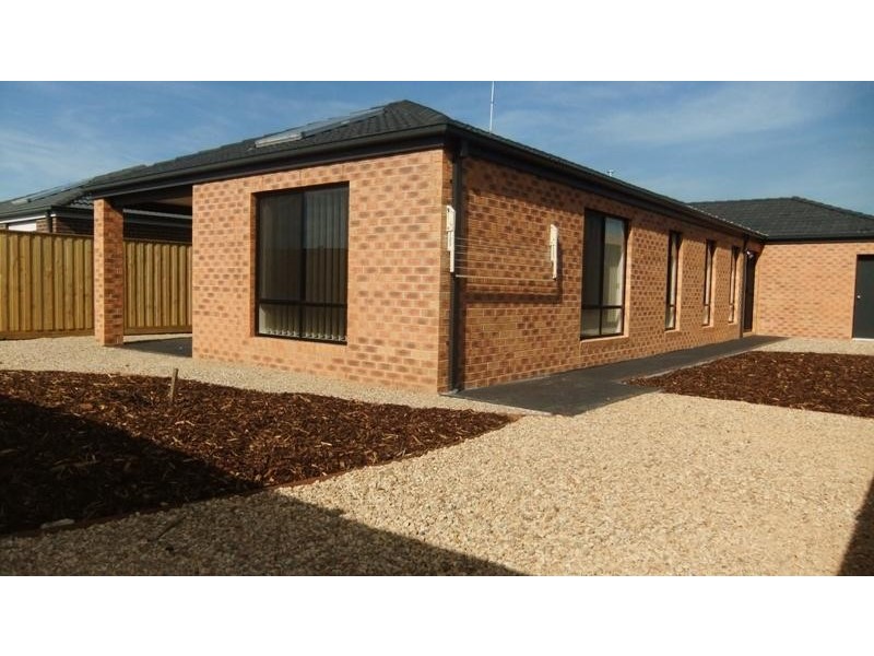 32 Barmera Way, Truganina VIC 3029