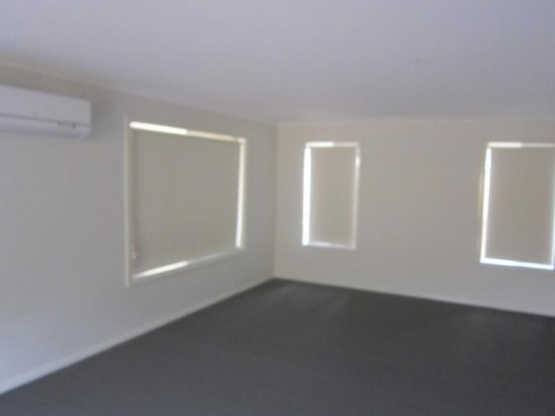 8 Altitude Dr, Doreen VIC 3754
