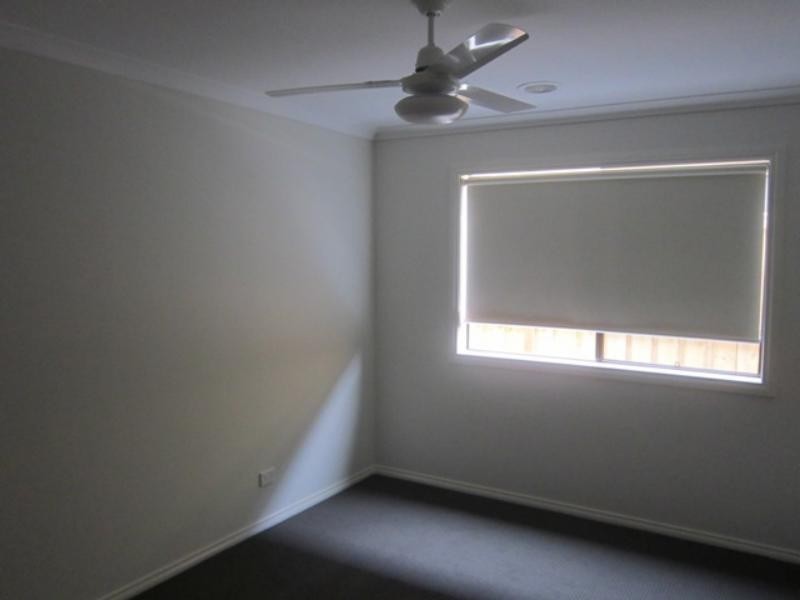 8 Altitude Dr, Doreen VIC 3754