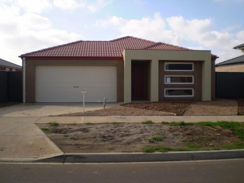 12 Fernhurst  Ave, Derrimut VIC 3030