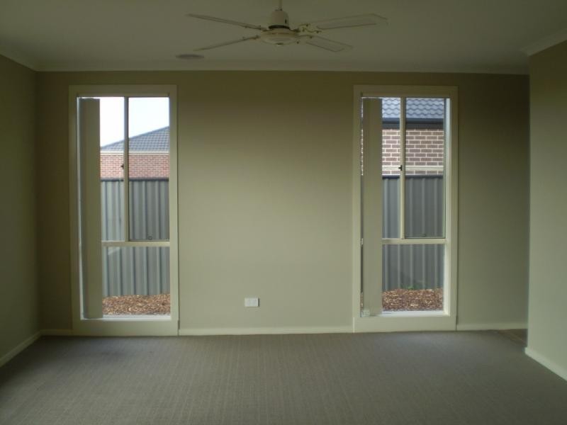 12 Fernhurst  Ave, Derrimut VIC 3030