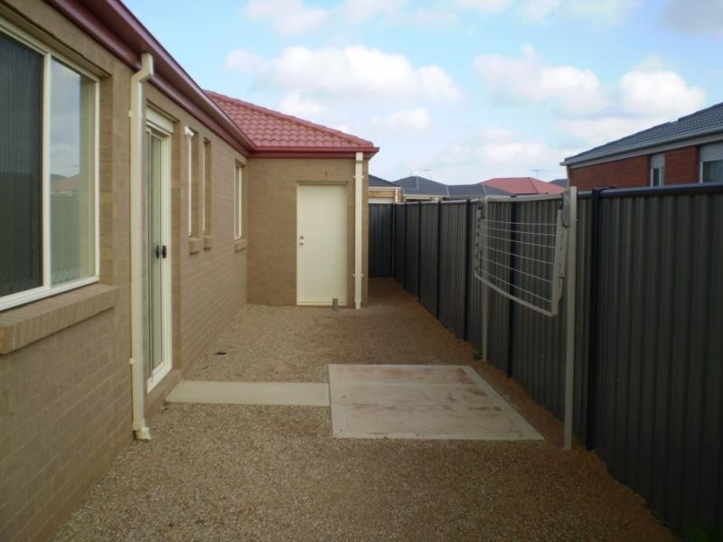 12 Fernhurst  Ave, Derrimut VIC 3030