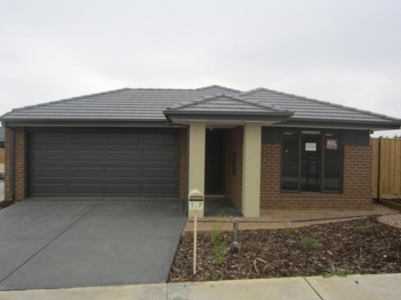 17 Bassetts Rd, Doreen VIC 3754