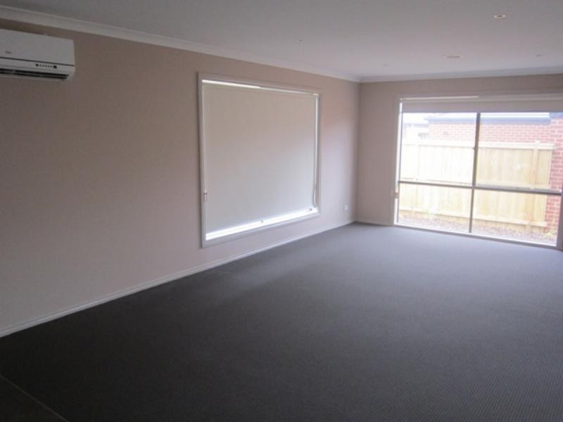 17 Bassetts Rd, Doreen VIC 3754