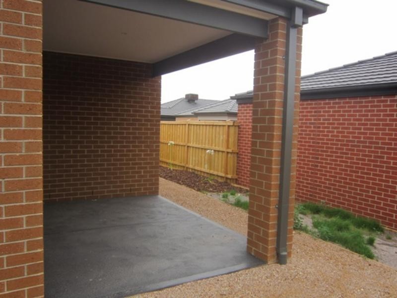 17 Bassetts Rd, Doreen VIC 3754