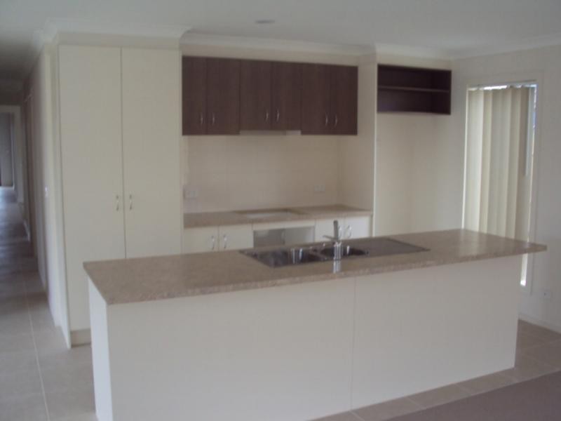 7 Leveque Loop, Craigieburn VIC 3064