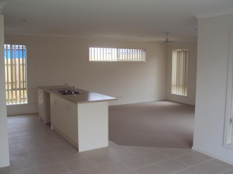 7 Leveque Loop, Craigieburn VIC 3064