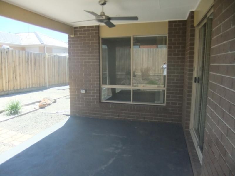 7 Leveque Loop, Craigieburn VIC 3064