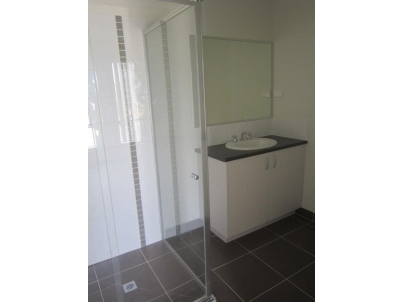 128  Phillip Dr, Sunbury VIC 3429