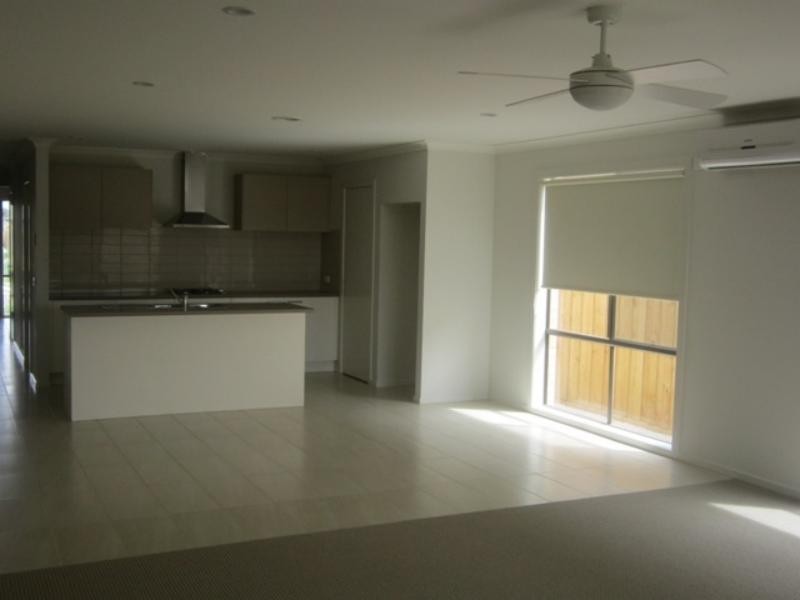 25 Morgan Cres, Werribee VIC 3030