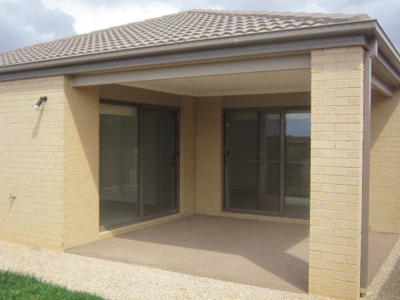 25 Morgan Cres, Werribee VIC 3030