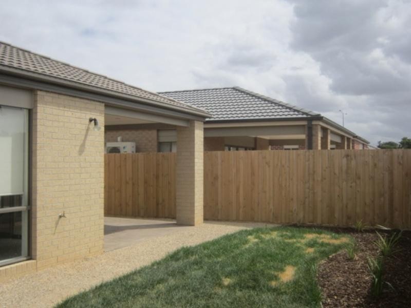 25 Morgan Cres, Werribee VIC 3030