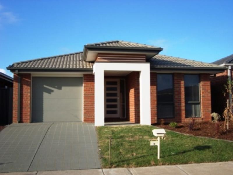 78 Hatchlands Dr, Deer Park VIC 3023