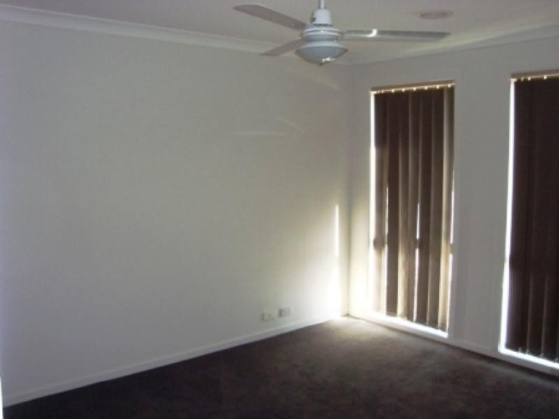 78 Hatchlands Dr, Deer Park VIC 3023