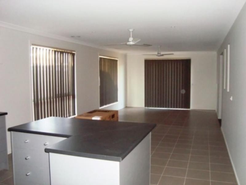 78 Hatchlands Dr, Deer Park VIC 3023