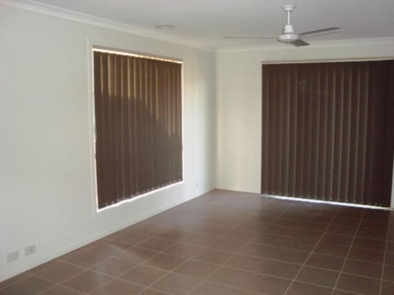 78 Hatchlands Dr, Deer Park VIC 3023