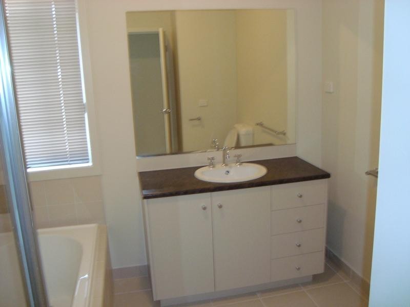 61 Mareeba Way, Craigieburn VIC 3064