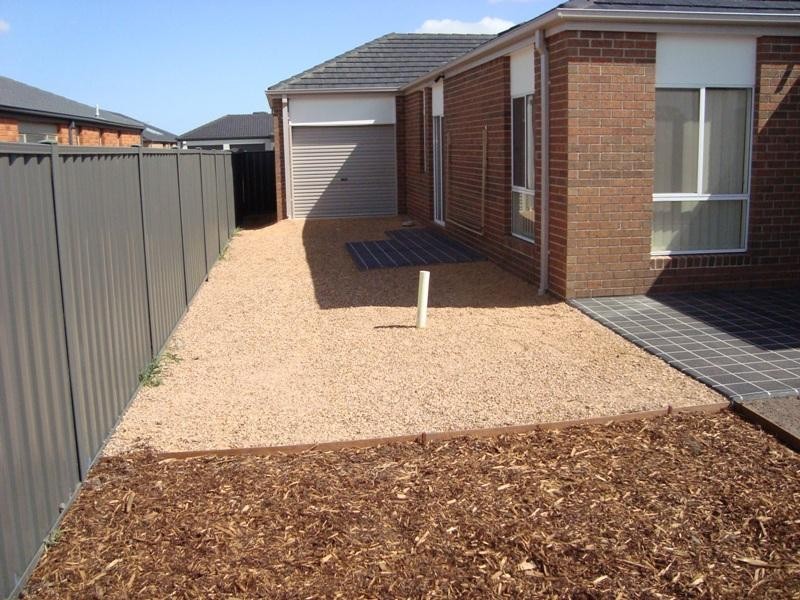 61 Mareeba Way, Craigieburn VIC 3064