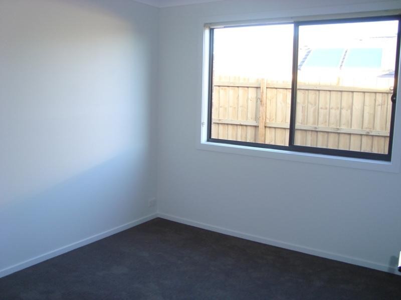 31 Dominion Tce, Truganina VIC 3029