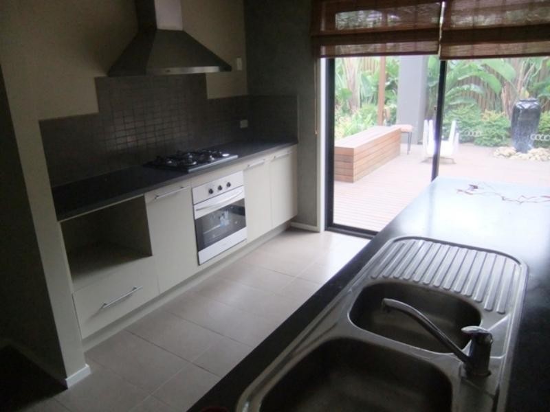 4 St Andrew Dr, Deer Park VIC 3023