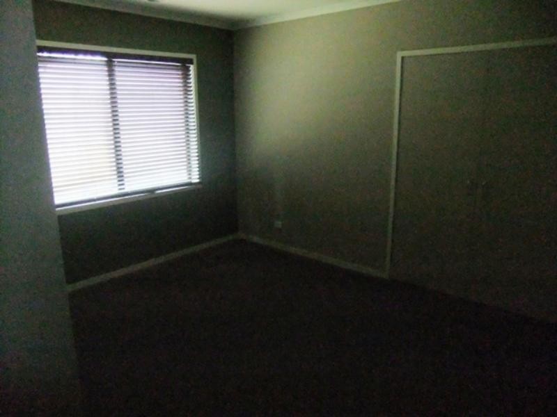 4 St Andrew Dr, Deer Park VIC 3023