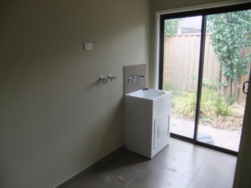 4 St Andrew Dr, Deer Park VIC 3023