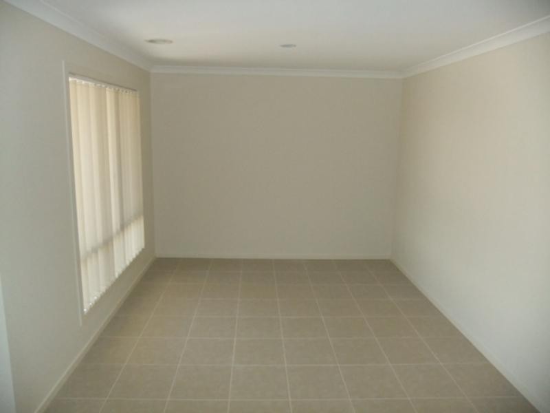 4 Parkvista Dr, Truganina VIC 3029